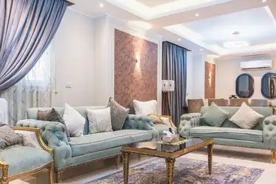 Image de Downtown Cairo. New cozy spacious luxurious apartment. 4mins walk  Metro