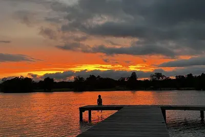 Image de Welcome to Sunset Escape at the Lake! Private Dock, All Seasons Deck and More!