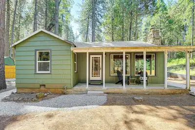 Image de Walk to Winery: Cozy Cabin w/ Fire Pit in Murphys