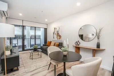Image de Brand-New Chic 1-Bed with Balcony, Garden and Bbq