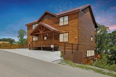 Image de Large 6 Bedroom with King Beds, Sleeps 23, Pool, Game and Theater Room, Hot Tub
