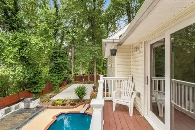 Image de Spacious 5-bedroom house close to Washington Dc