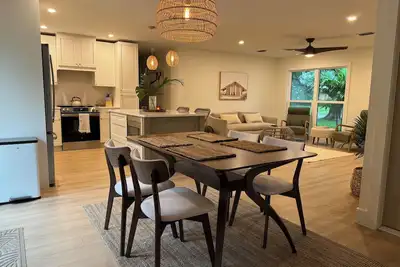 Image de 3br Heated Saltwater Pool Home 20 mins to Ami and Img