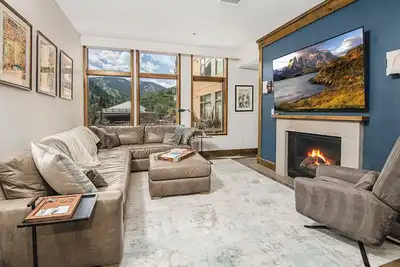 Image de New Listing! Riverfront Luxury Resort | Spa | Ski In-Ski Out Condo