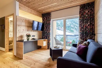 Image de Swiss stone pine suite with half board - Hotel Venetblick GmbH