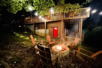 Image de Bear Crossing - Helen Cabin Retreat, Hot Tub, Game Room, Secluded