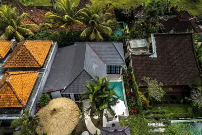 Image de Moonlight EVDEkimi - Stylish 2br escape with Tropical garden and Pool