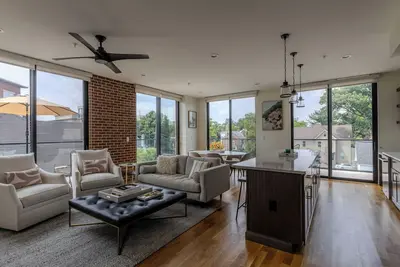 Image de Welcome to Princeton's finest 2 bed+2bath located in the heart of downtown!