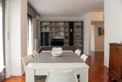 Image de Elegant 2 Bedroom, 2 Bathroom Apartment in the Heart of Chinatown Milan