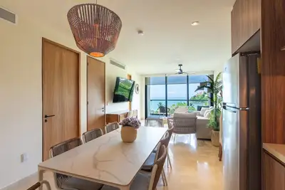 Image de Beachfront Condo, Zantamar 305
