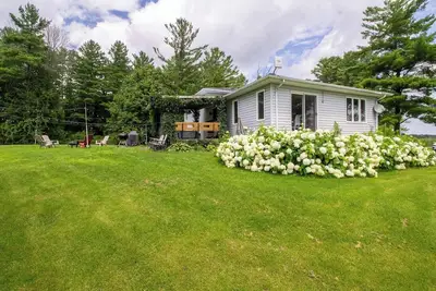 Image de Peaceful Seymour Lake Retreat