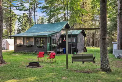Image de Rustic Willow Retreat - Outdoor Adventures by RedAwning