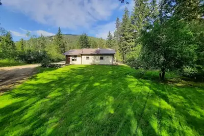 Image de Cozy 3 bedroom cottage in the woods\n\n