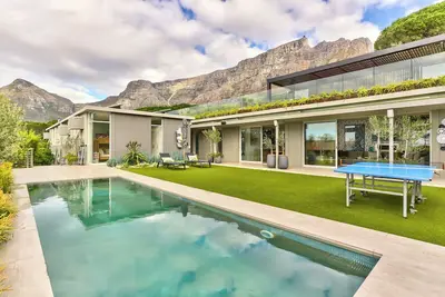 Image de Phezulu - A Spacious 6-bedroom villa in enchanting Cape Town