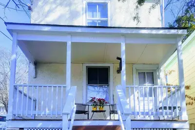 Image de Charming 2-bedroom Downtown Retreat in Charlottesville with parking & wifi