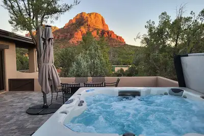 Image de 3 bedroom home with 360° red rock views! Hot Tub & Rv parking 4 mins to downtown