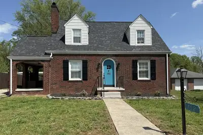Image de 3-bedroom house 0. 5 mile from downtown Elkin in the heart of Yadkin Wine Country