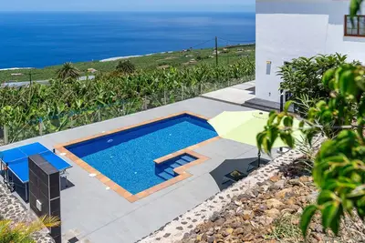 Image de Maison de vacances avec vues spectaculaires, grande terrasse et piscine privée