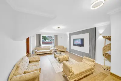 Image de Luxurious 5 Bed | 10 mins from Wembley | 4 Bath | Gym | Jacuzzi