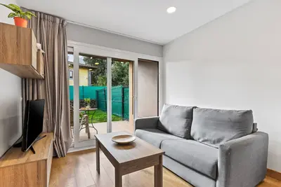 Image de Appartement '2 Jardin 2 - El Sablon' avec vue sur montagne, terrasse privée et jardin privé