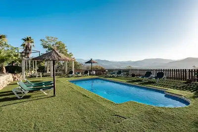 Image de Maison de campagne \"Casa Rural Salrima\" avec vue sur la montagne, Wi-Fi et climatisation