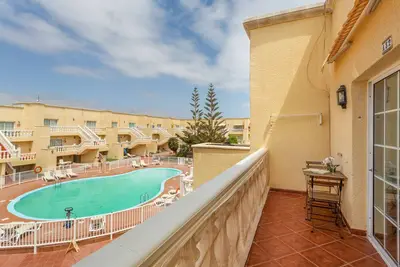 Image de Appartement de vacances 'A-32 Arenas' avec piscine partagée, terrasse privée et Wi-Fi