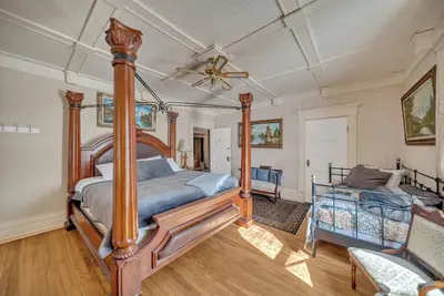 Image de Honeymoon Suite @ Marmora and Lake inn