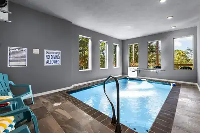 Image de Pool, Hot Tub, Game Room, Theater Room, Fire Pit! 3 mi from Pigeon Forge Pkwy! 🌲