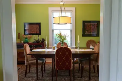 Image de The Art House ~ Historical Area: Steps to town Shops, Restaurants & Galleries