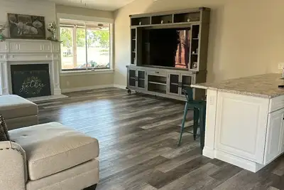 Image de Remodeled 3 bedroom house in Mesa w/heated pool and golf course views