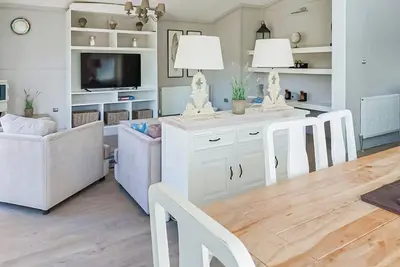 Image de 2 chambres à coucher à Newbury