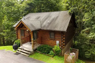 Image de Wild At Heart - Beautiful Cabin Close To Attractions In The Smoky Mountains! !