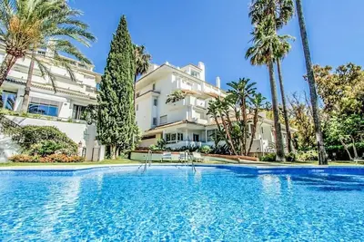 Image de Luxury Penthouse With Sea Views In Marbella Golden Mile, Puente Romano Area