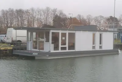 Image de Houseboat vacation on the canal Very nice fully equipped houseboat