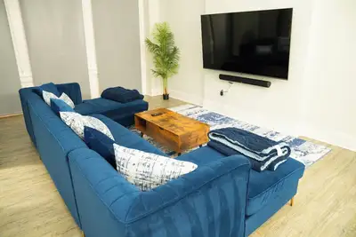 Image de Downtown Luxury meets Modern 3Bed/3bath apt. w/parking - 5mins from Penn Station