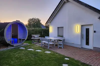 Image de Vacation home with sauna fenced, great for vacation with dog near the beach.