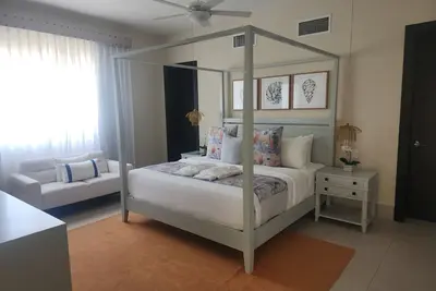 Image de Mandatory All-Inclusive fee 150 per night per adult Spacious 7-bedroom villa