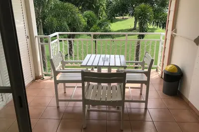 Image de résidence \"la désirade\" au calme avec vue mer près de la plage et de la piscine