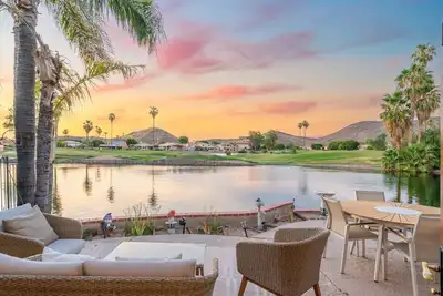 Image de Lakeside home with private patio| Grill | Golf views & Pool Table