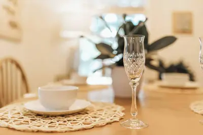 Image de Longhorn Home ❤️ Lake Walks, Eats & Rain-Shower w/King Bed | FreeParking