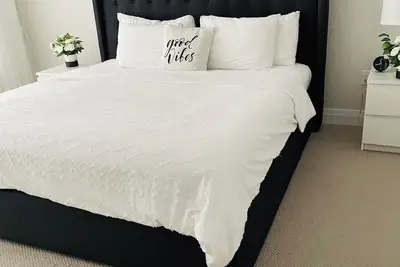 Image de Waterview Estates Luxurious Living 20 min to Niagara Falls. Backing to a water