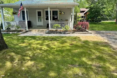 Image de Charming 2-bedroom cottage steps away from the beach, restaurants, and downtown