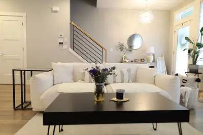 Image de Modern & Luxury Townhome in Vancouver Wa [3br\/2. 5ba]