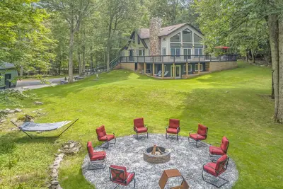 Image de Secluded House by the Creek in charming Cresco