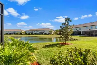 Charming 3-bedroom townhome in  Venice