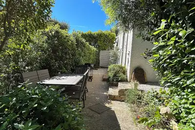 Image de La Paillote - Côte d'Azur - bas de villa indépendant au calme et proche mer