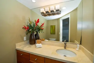 Image de Royal Kahana Maui 310 Oceanfront 2 Bd/2. 5 Ba