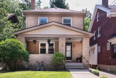 Image de Beautiful House Steps from Cmu\n