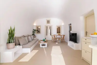 Image de Santorini Wine Villa downtown Fira. 5min from center +Jacuzzi + rare wines