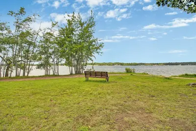 Image de Explore Nature from this 1br